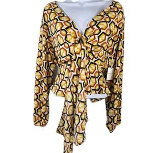 Forever 21 Contemporary NWT Blouse Womens XS Yellow Geometric V-Neck & Back